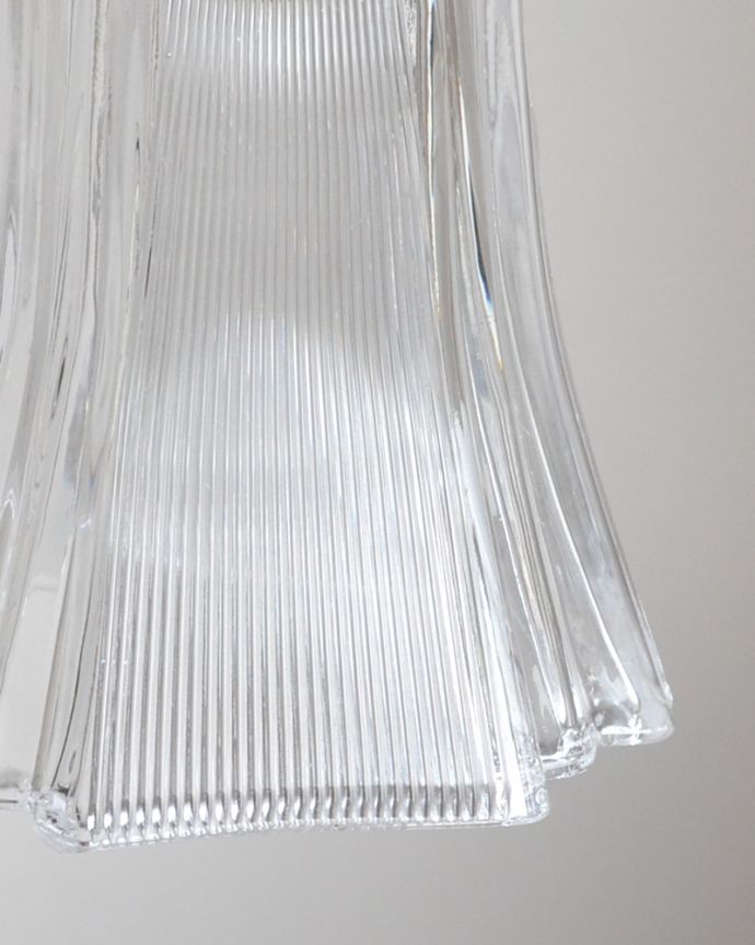 ペンダントライト　照明・ライティング　上品なストライプのラインのシェードペンダントライト （コード・シャンデリア電球・ギャラリーA付き）。キッチンのカウンター部分や、リビングに。(pl-036d)