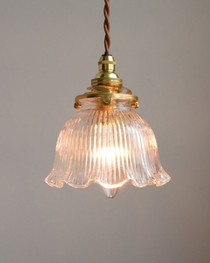 ペンダントライト　照明・ライティング　ペンダントライト （コード・シャンデリア電球・ギャラリーA付き）。キッチンのカウンター部分や、リビングに。(pl-064)