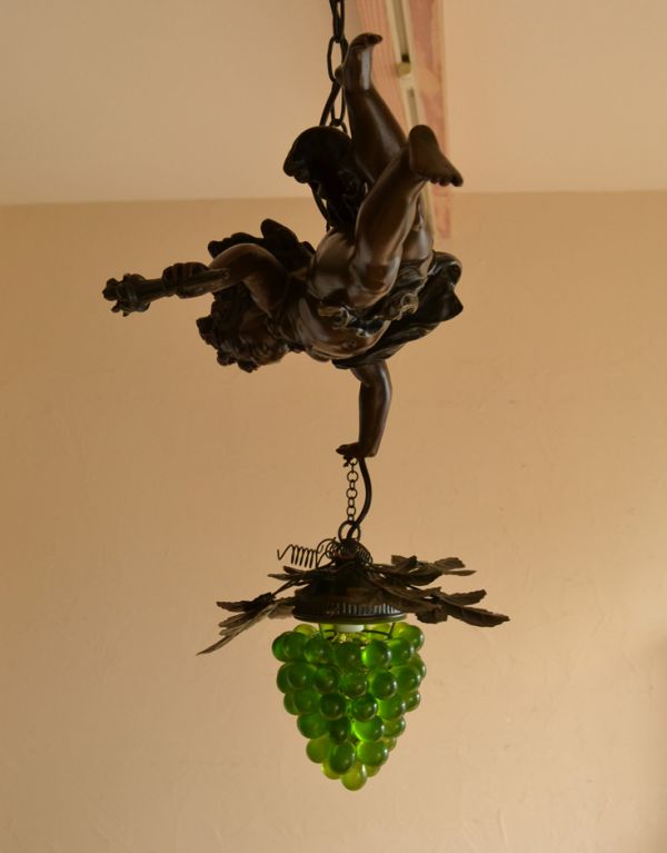 ペンダントライト　照明・ライティング　アンティーク風エンジェルペンダントランプ（葡萄）（電球セット）。在庫数が足りない場合でも、お時間を頂ければご準備出来ますので、ご希望の方はご注文の際、備考欄にご希望の数を書いてください。(pl-122)