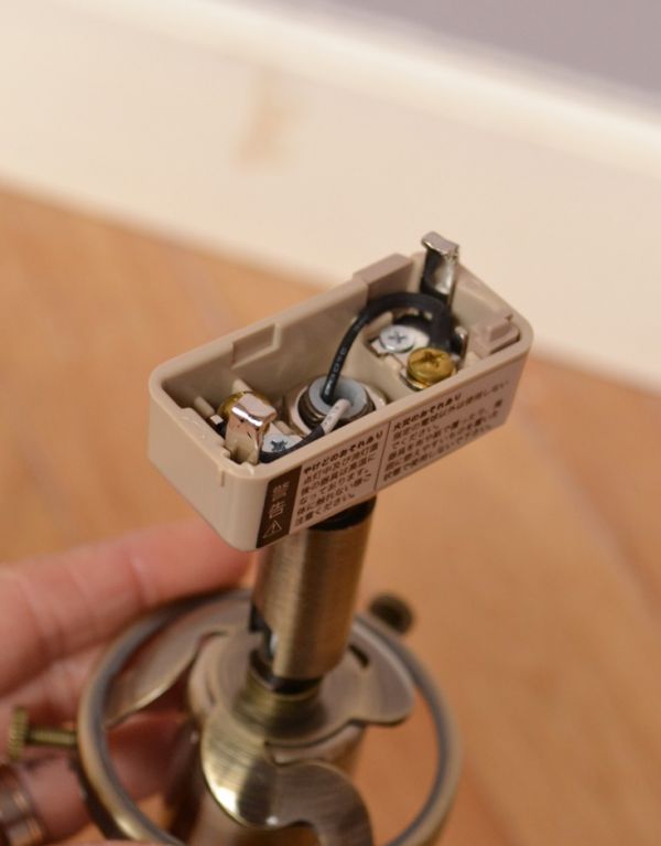 ペンダントライト　照明・ライティング　立方体型がお洒落、フレスコガラスのシーリングライト（電球セット）。誰でも簡単に取り付け可能な引っ掛けシーリングのタイプです。(pl-128)