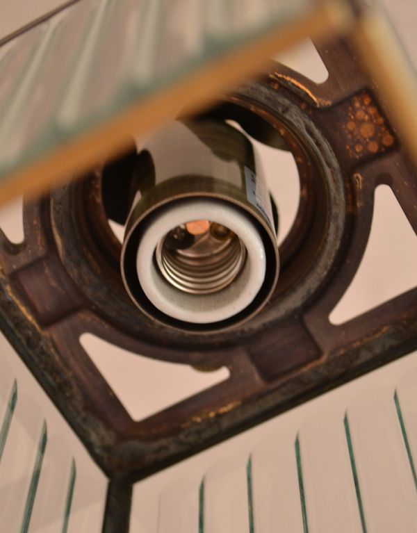 ペンダントライト　照明・ライティング　立方体型がお洒落、ストライプガラスのシーリングライト（電球セット）。日本球対応のシーリングライトです。(pl-129)