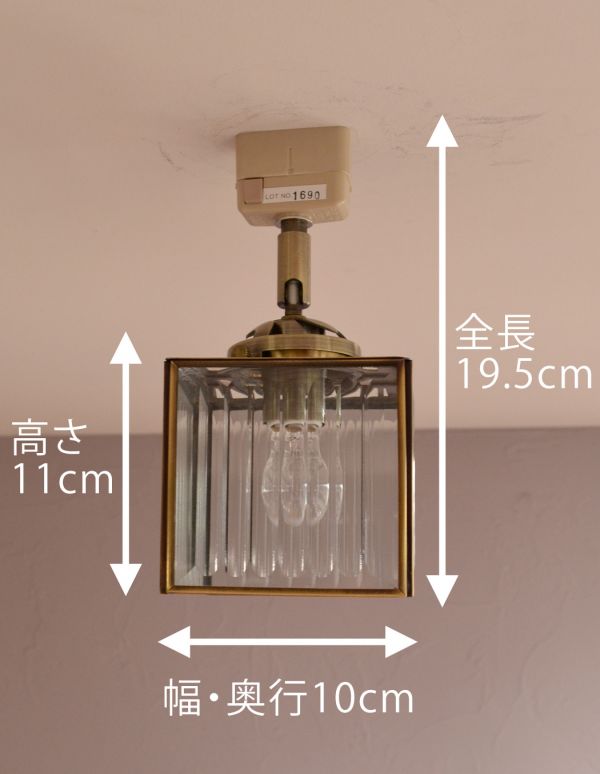 ペンダントライト　照明・ライティング　立方体型がお洒落、ストライプガラスのシーリングライト（電球セット）。在庫が足りない場合でも、お時間を頂ければご準備出来ますので、ご希望の方はご注文の際、備考欄にご希望の数を書いてください。(pl-129)
