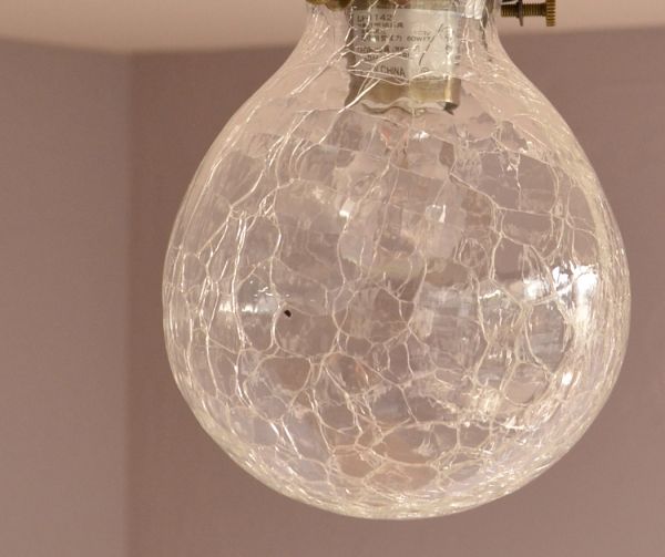 ペンダントライト 照明・ライティング アンティーク風のシーリングライト、クラック入りのガラスボール(電球セット)。クラックの入ったようなデザインがアンティークガラスみたいでお洒落です。(pl-130)