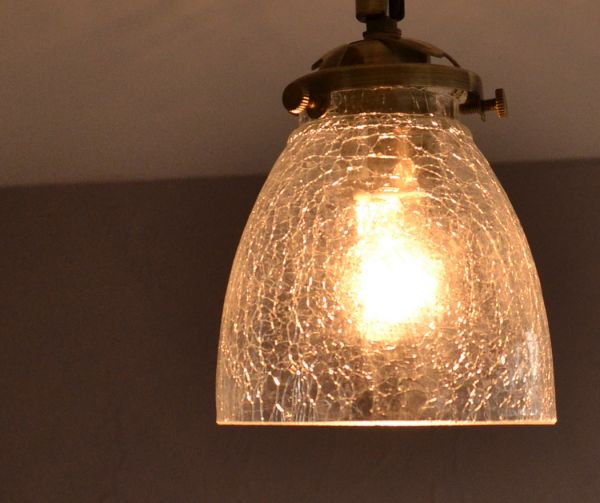 ペンダントライト 照明・ライティング クラックガラスのアンティーク風のシーリングライト(電球セット)。明かりを点けるとクラックに反射してより綺麗に灯ります。(pl-131)