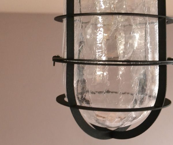 ペンダントライト　照明・ライティング　クラックガラスのアンティーク風のペンダントライト（レトロなデッキライト）（Ｅ26丸球付）。クラックの入ったようなデザインがアンティークガラスみたいでお洒落です。(pl-134)