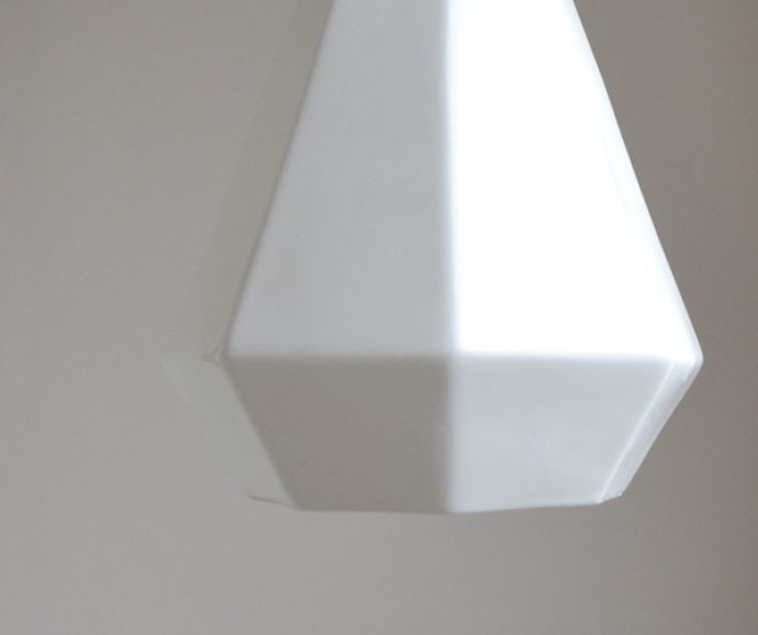 ペンダントライト　照明・ライティング　陶器製のペンダントライト（コード・シャンデリア電球・ギャラリーなし）。※こちらのシェードのみは販売していません。(pl-139)