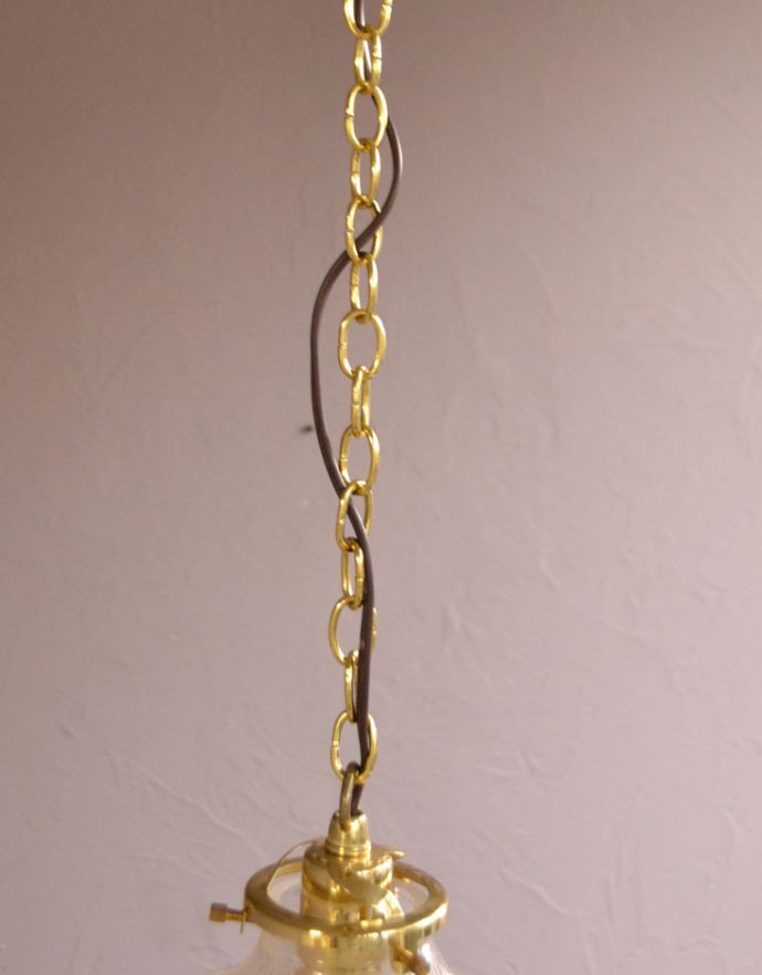 ペンダントライト 照明・ライティング ガラスシェードのペンダントライト(ゴールドのチェーンコードセット付き)。引っ掛けシーリングのタイプです。(pl-141)