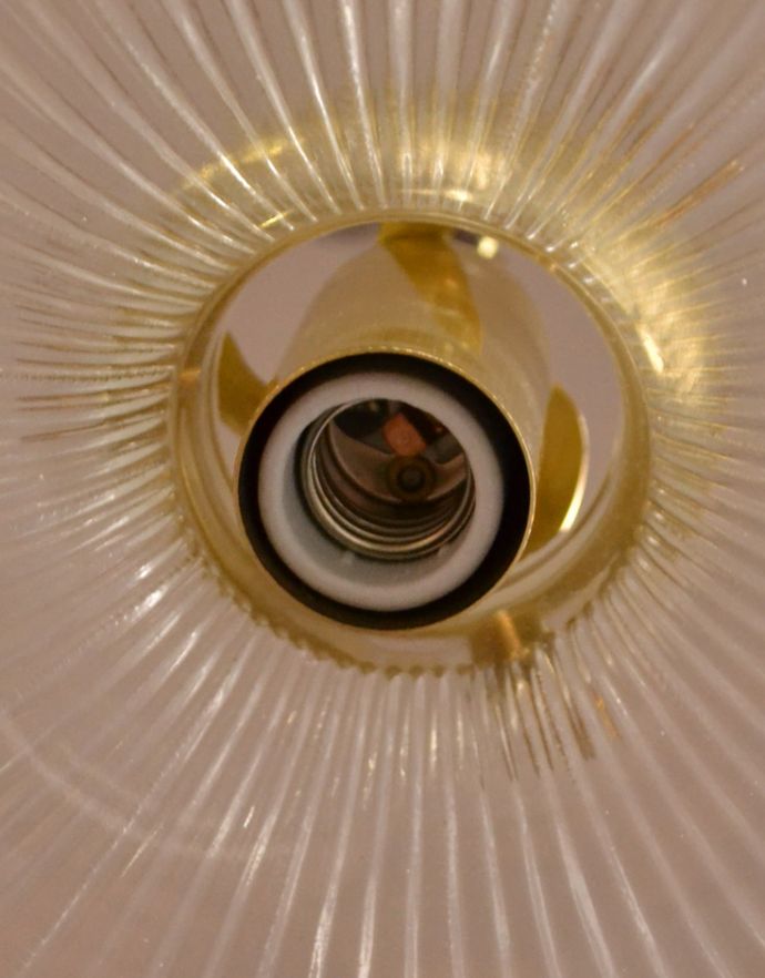 ペンダントライト 照明・ライティング ガラスシェードのペンダントライト(ゴールドのチェーンコードセット付き)。国産球対応のランプです。(pl-141)