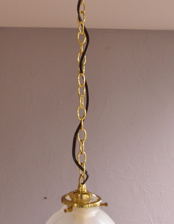 ペンダントライト　照明・ライティング　ガラスシェードのペンダントライトト（ゴールドのチェーンコードセット付き・シャンデリア球）。引っ掛けシーリングのタイプです。(pl-144)