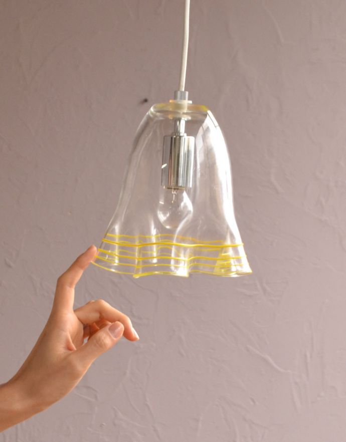 ペンダントライト 照明・ライティング イエローのラインがアクセント、クリアガラスのペンダントライト(コードセット・電球なし・ギャラリーなし)。※こちらのシェードのみは販売していません。(pl-145)