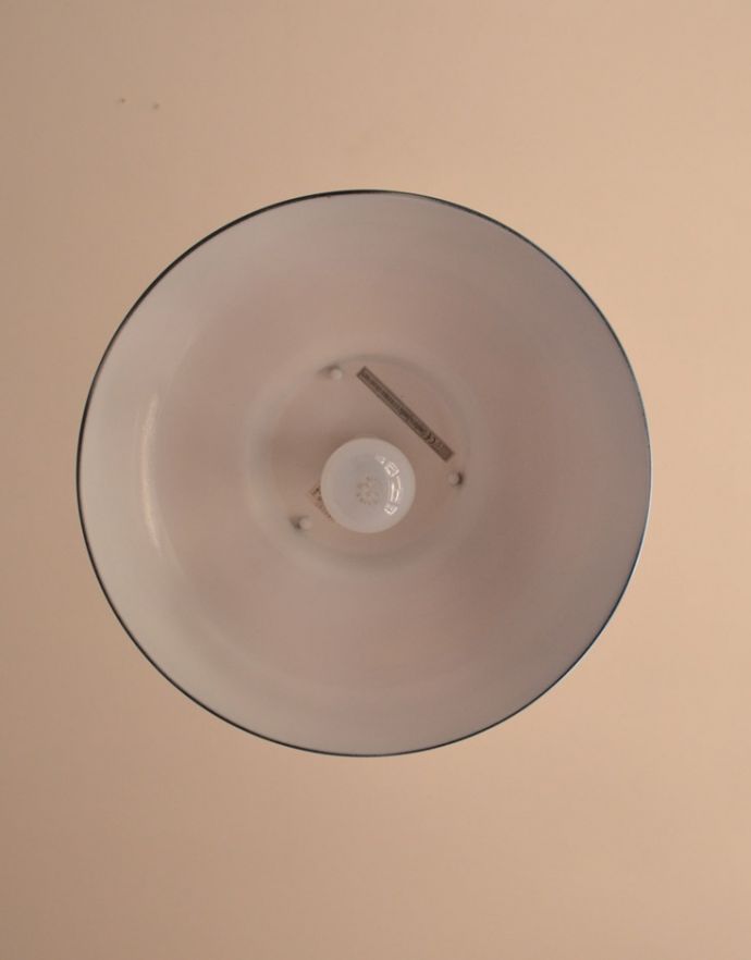 コントワールドファミーユ　照明・ライティング　コントワール・ドゥ・ファミーユのサスペンション　メタルノワール（電球なし） 。下から見るとこんな感じです。(pl-152)