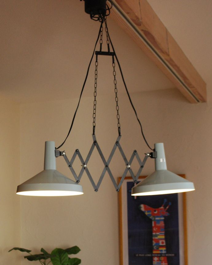 ペンダントライト 照明・ライティング 左右に伸び縮み、角度調整可能なペンダントライト(グレー)(電球なし)。クールなお部屋作りのアクセントにピッタリ。(pl-158)