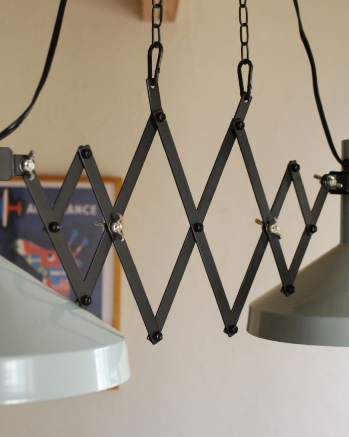 ペンダントライト 照明・ライティング 左右に伸び縮み、角度調整可能なペンダントライト(グレー)(電球なし)。左右に伸び縮みする金具です。(pl-158)