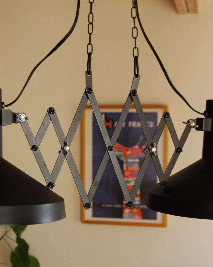 ペンダントライト 照明・ライティング 左右に伸び縮み、角度調整可能なペンダントライト(ブラック)(電球なし)。左右に伸び縮みする金具です。(pl-160)