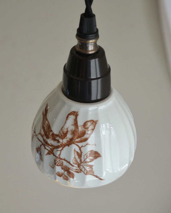 ペンダントライト　照明・ライティング　可愛い磁器製（ブラウン）シェードのペンダントライト（50cmコード・Ｅ26球・ギャラリーなし）。シェードと50cmコードをセットでお届けします。(pl-183)