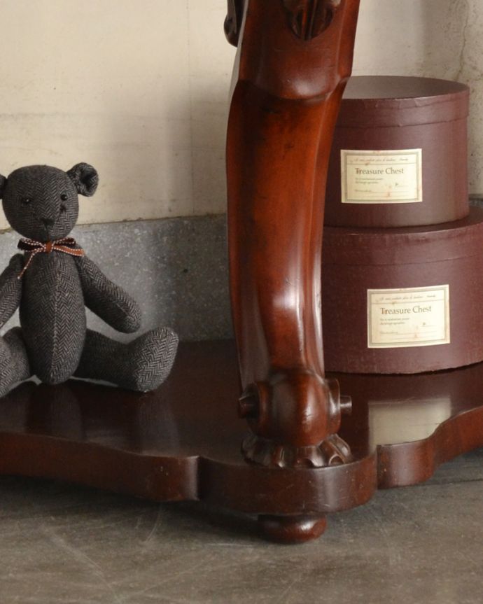 アンティークのドレッサー　アンティーク家具　1890年代のアンティークドレッシングテーブル、マホガニー材の英国輸入家具。しっかりテーブルを支えます。(q-1003-f)