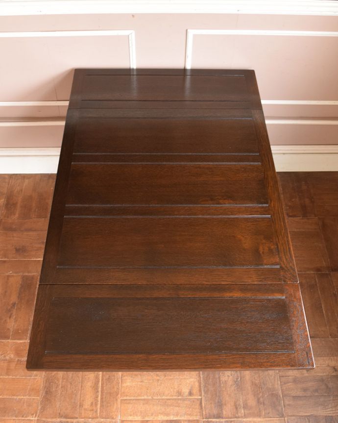 ロイドテーブル アンティーク家具 ダイニングで使う伸張タイプのアンティーク家具、ドローリーフテーブル。天板もピカピカにお直ししました。(q-1005-f)