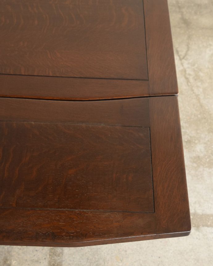 アンティークのテーブル　アンティーク家具　英国アンティーク家具、2本脚のドローリーフテーブル（伸張式テーブル）。メンテナンスをしてありますので、つなぎ目も美しいです。(q-1013-f)