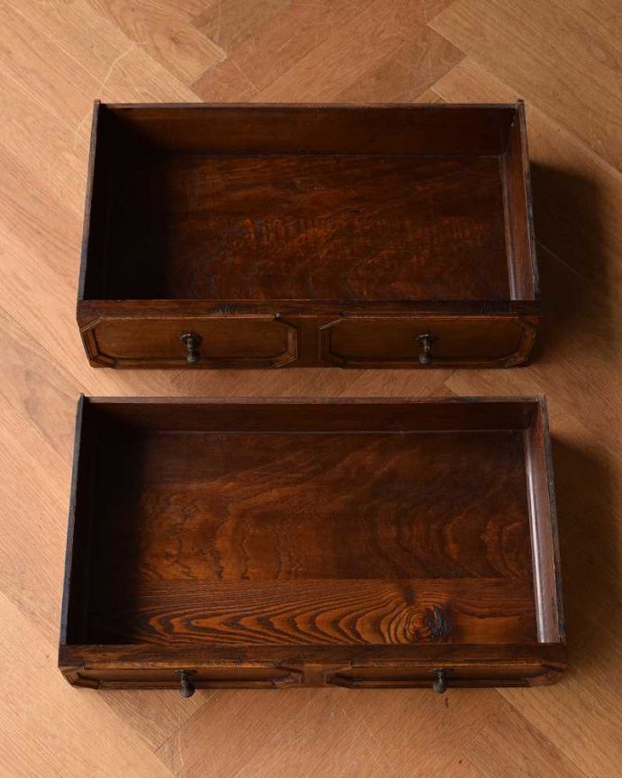 ビューロー　アンティーク家具　英国らしいキレイなツイスト脚のアンティークライティングビューロー 。引き出しが付いています。(q-1073-f)