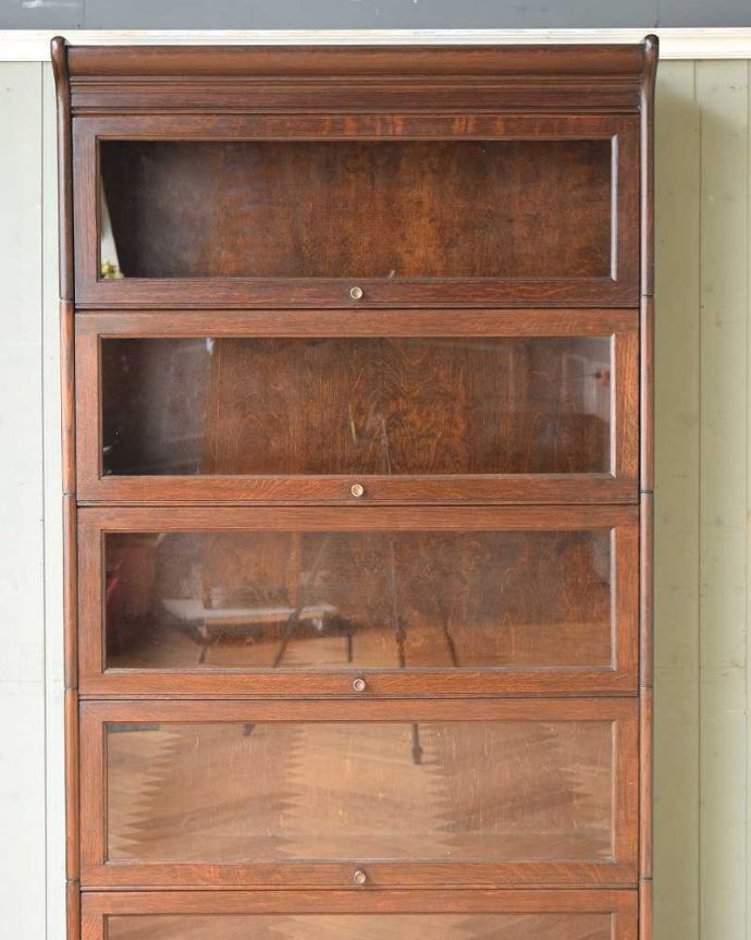 アンティークのキャビネット　アンティーク家具　重ねて積み上げるスタッキングブックケース、英国輸入のアンティークキャビネット。貴重な当時のアンティークガラスです。(q-1092-f)