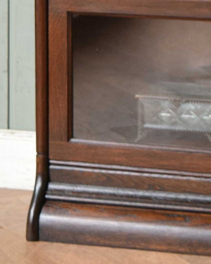 アンティークのキャビネット　アンティーク家具　重ねて積み上げるスタッキングブックケース、英国輸入のアンティークキャビネット。安定感のある脚がしっかり支えます。(q-1092-f)