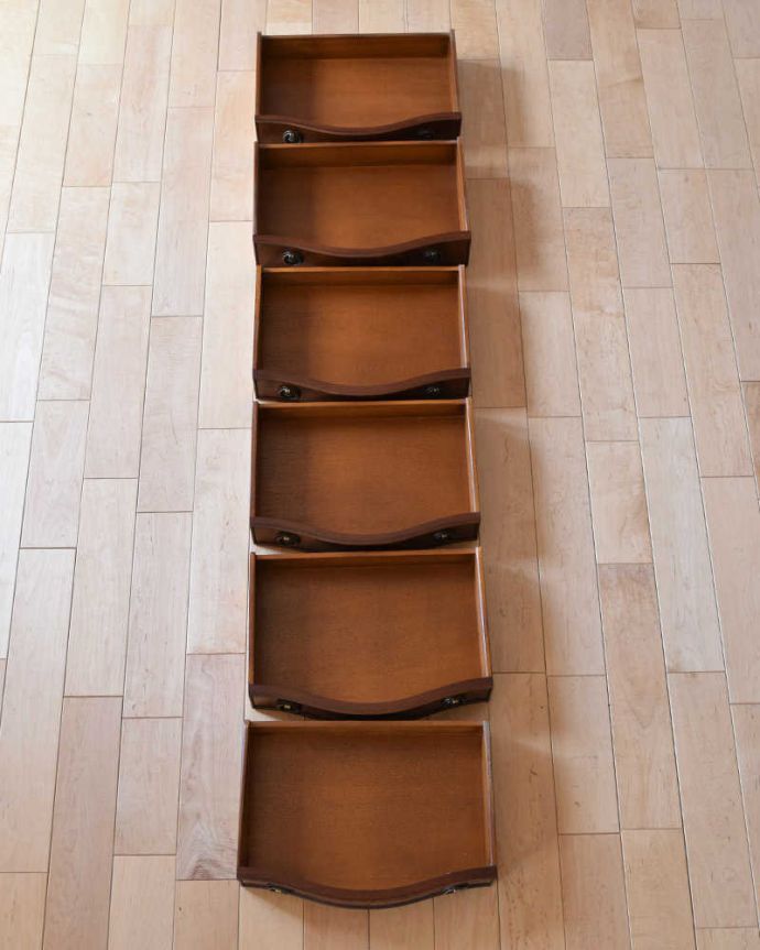 アンティークのチェスト　アンティーク家具　高級マホガニー材を贅沢に使用したアンティーク家具、トールボーイ６段チェスト。もちろん、キレイに修復しました。(q-1109-f)