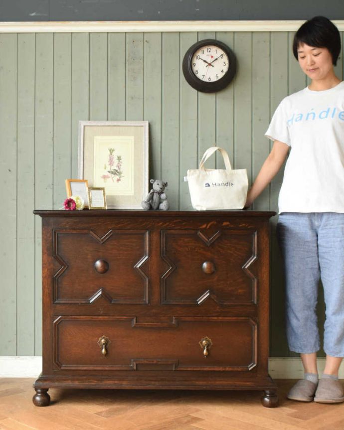 アンティークのチェスト　アンティーク家具　イギリス輸入の珍しい家具、アンティークのブランケットチェスト（コファ）。とても品のある木目です。(q-1118-f)