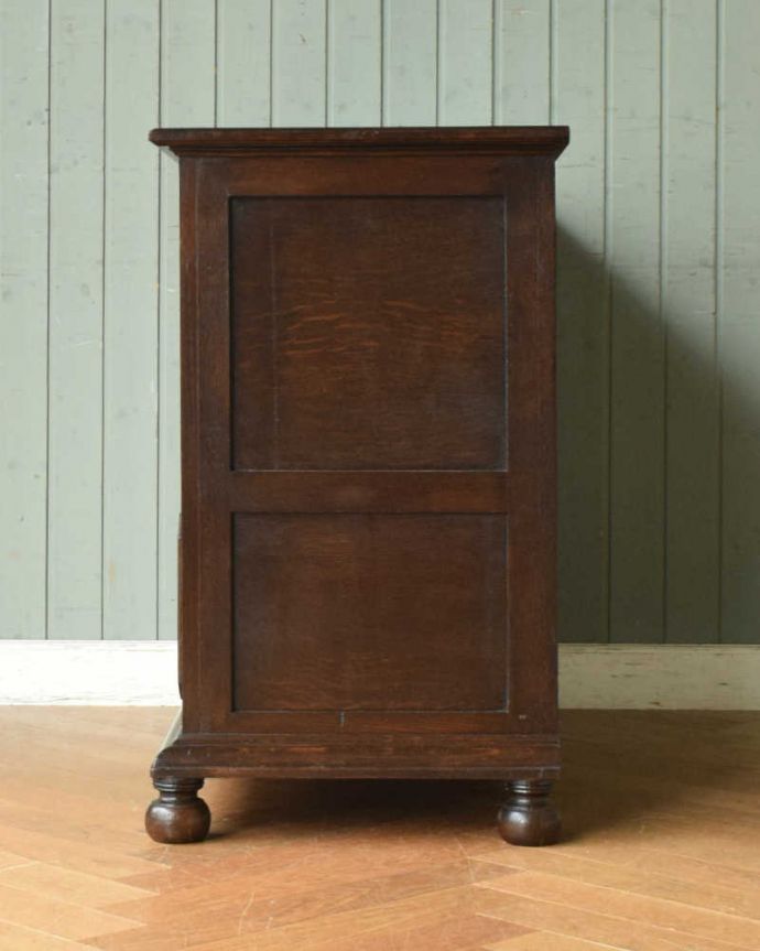 アンティークのチェスト　アンティーク家具　イギリス輸入の珍しい家具、アンティークのブランケットチェスト（コファ）。横から見てもステキ横から見るとこんな感じ。(q-1118-f)