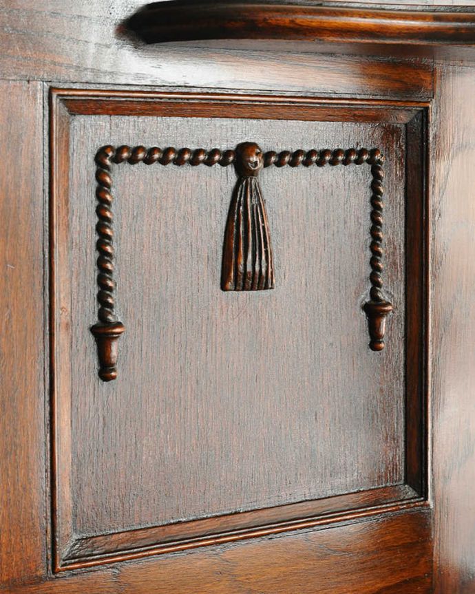 サイドボード　アンティーク家具　英国アンティーク家具、ツイストが素敵なミラーバックサイドボード。アンティークらしい丁寧な装飾。(q-1121-f)