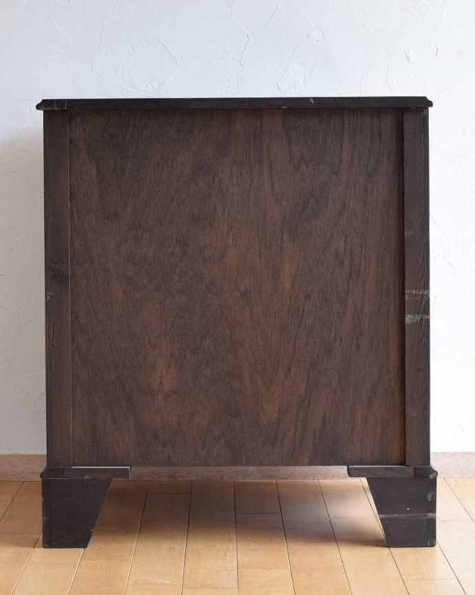 アンティークのチェスト　アンティーク家具　トレー付きのチェストオブドロワーズ、たっぷり収納できるアンティーク英国家具。修復してあるので後姿もキレイです。(q-1135-f)