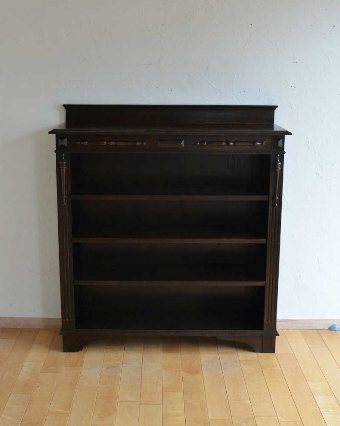 アンティークのキャビネット　アンティーク家具　こげ茶色の英国アンティーク家具、４段のオープン棚のブックシェルフ（本棚）。しっかり修復したので、安心して使って下さい。(q-1147-f)