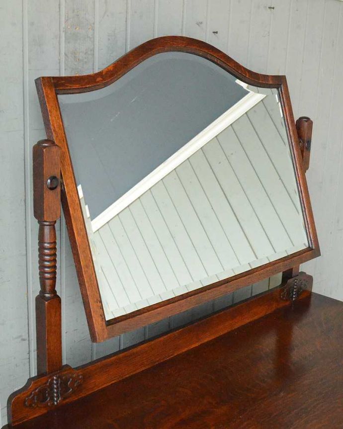 アンティークのドレッサー　アンティーク家具　大きな鏡付きのドレッシングチェスト（ドレッサー）、アンティークの英国家具。美しいアンティークのミラーアンティークのミラーは現代のものとは違って厚みがとても分厚いんです。(q-1206-f)