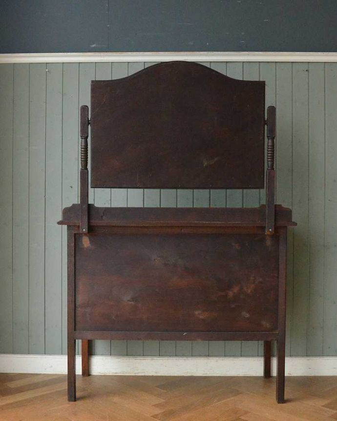 アンティークのドレッサー　アンティーク家具　大きな鏡付きのドレッシングチェスト（ドレッサー）、アンティークの英国家具。もちろん後ろ姿もキレイです。(q-1206-f)