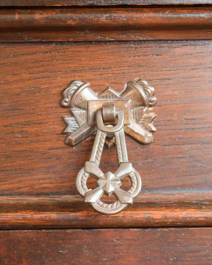 ビューロー　アンティーク家具　英国から届いたアンティーク、本棚とデスクが付いたお洒落なサイドバイサイド。開けるたびに、ワクワク･･･引き出しの取っ手を持って開ける度にまるで宝箱を開ける気分です。(q-1221-f)