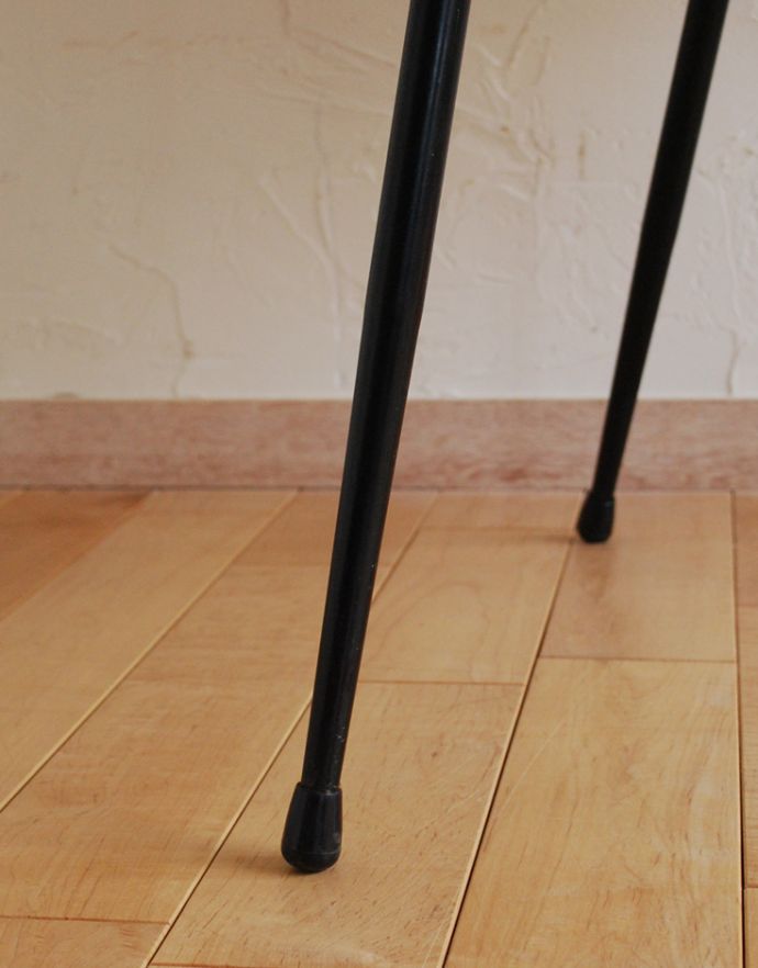 ロイドルーム　アンティーク チェア　紫色のアンティークチェア、ソファのような掛け心地のロイドルームチェア。アイアン製です。(q-123-c-1)