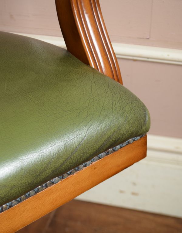 英国アンティークの回転椅子、カッコいいデスクチェア（リボルビング