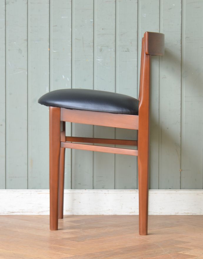 Nathan（ネイサン）社の伸張式のダイニングテーブル5点セット