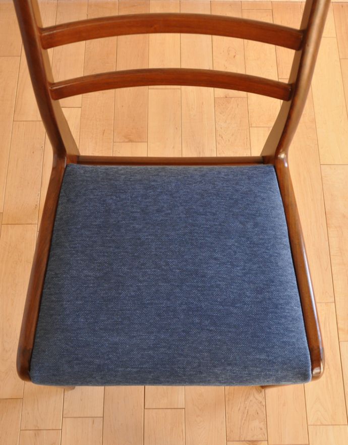 G-PLAN(Gプラン)　アンティーク チェア　長く使える北欧インテリア、シンプルなダイニングチェア。座面は、クッション付きのタイプ。(q-157-c)