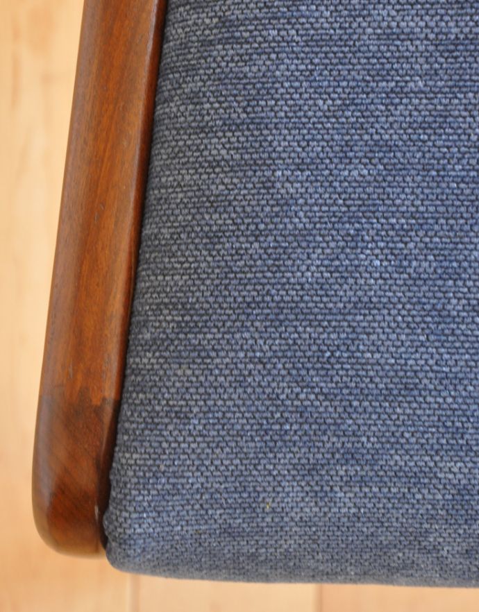 G-PLAN(Gプラン)　アンティーク チェア　長く使える北欧インテリア、シンプルなダイニングチェア。馴染みやすいブルーの色の生地に張り替えました。(q-157-c)