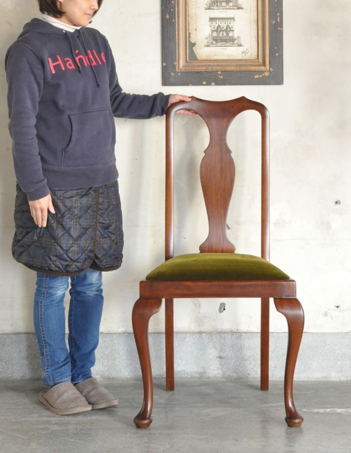 ダイニングチェア　アンティーク チェア　イギリスのアンティークダイニングチェア、クィーンアンチェア。上品な雰囲気が漂います。(q-158-c)