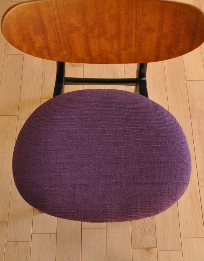 G-PLAN(Gプラン)　アンティーク チェア　G-PLANのオシャレなダイニングチェア、北欧スタイルのアンティークチェア。座面は、クッション付きのタイプ。(q-161-c)