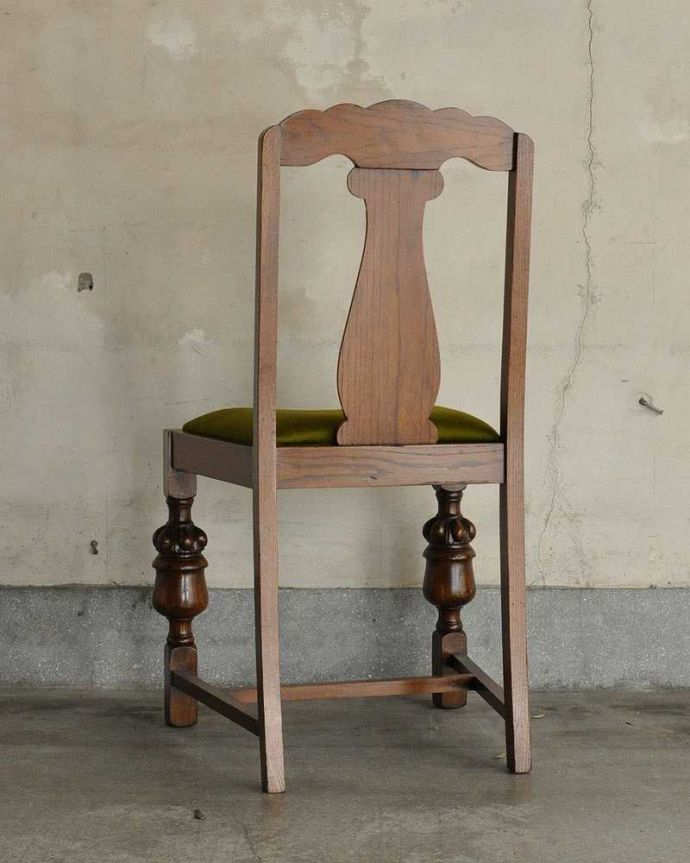 アンティーク 木製チェア バルボスレッグ ビンテージ ダイニング 椅子 古家具 脚はバルボスレッグ、背もたれはお花の彫刻が美しいアンティークオーク