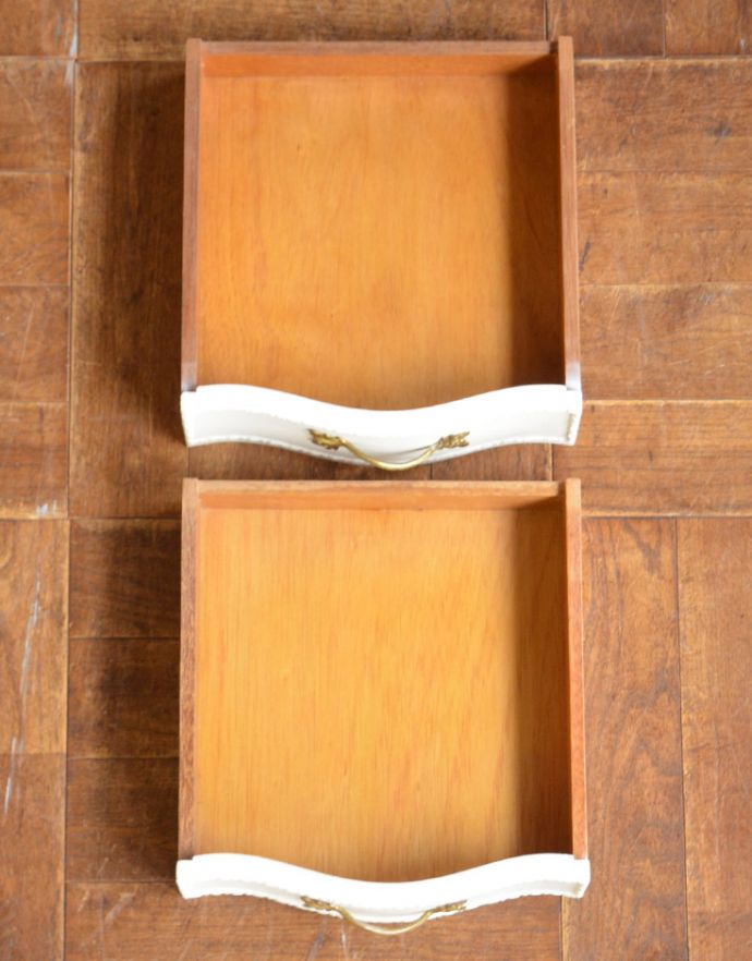 アンティークのチェスト　アンティーク家具　フレンチテイストのアンティーク家具、ホワイトカラーのベッドサイドチェスト。引き出しは２杯。(q-202-f-1)