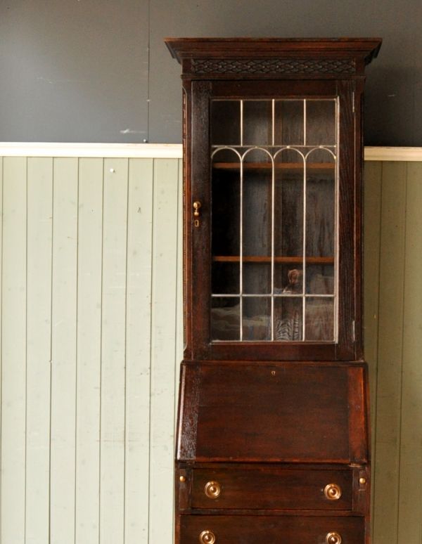 サイドバイサイド　アンティーク家具　英国のアンティーク収納家具、オシャレなビューローブックケース。男女共によく似合う大人っぽいビューローです。(q-415-f)