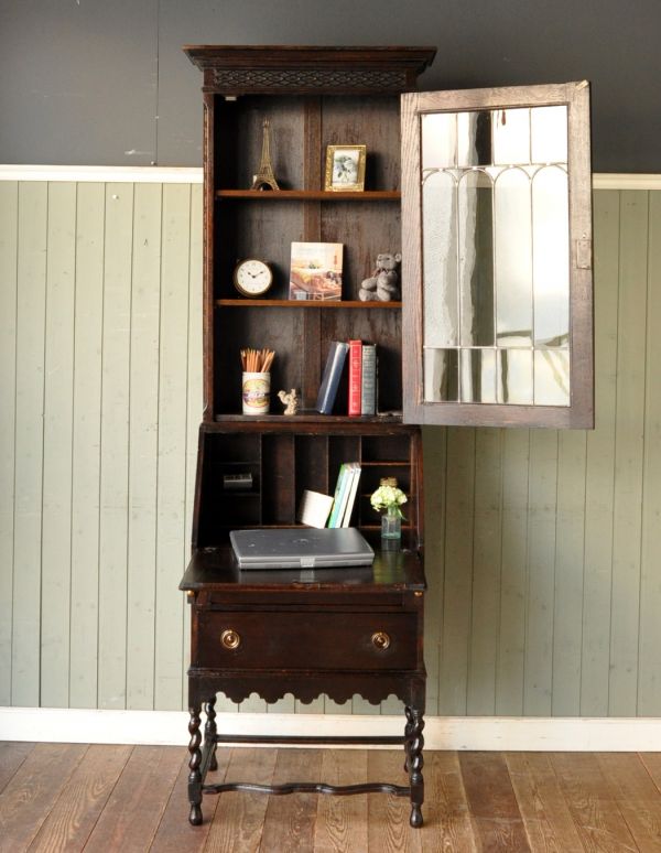 サイドバイサイド　アンティーク家具　英国のアンティーク収納家具、オシャレなビューローブックケース。見せたい雑貨や食器をガラス棚に飾って、見せたくないものは下の棚に収納。(q-415-f)