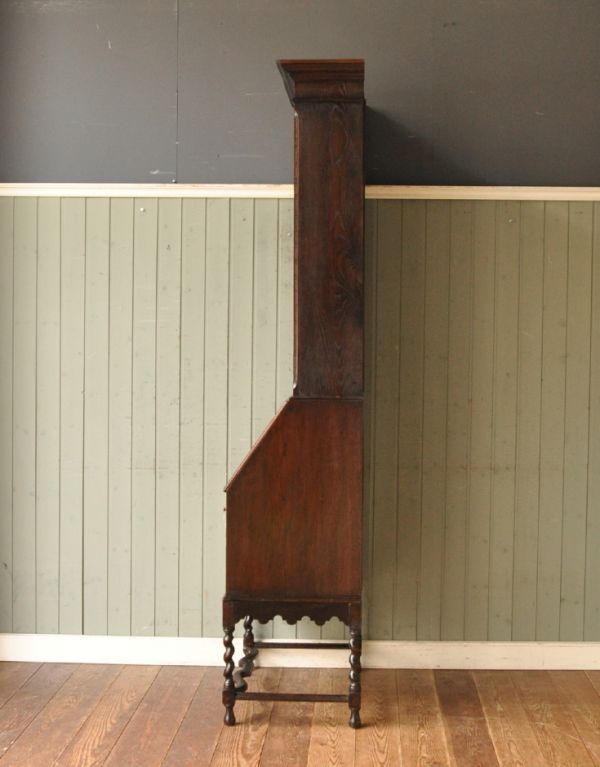 サイドバイサイド　アンティーク家具　英国のアンティーク収納家具、オシャレなビューローブックケース。ビューロー部分を閉じると、すっきりしたキャビネットになります。(q-415-f)