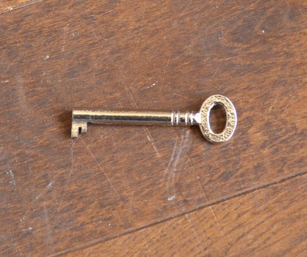 アンティーク家具 大きなミラー付きのアンティーク家具、英国デザインのドレッシングチェスト。アンティークの鍵です。(q-423-f)