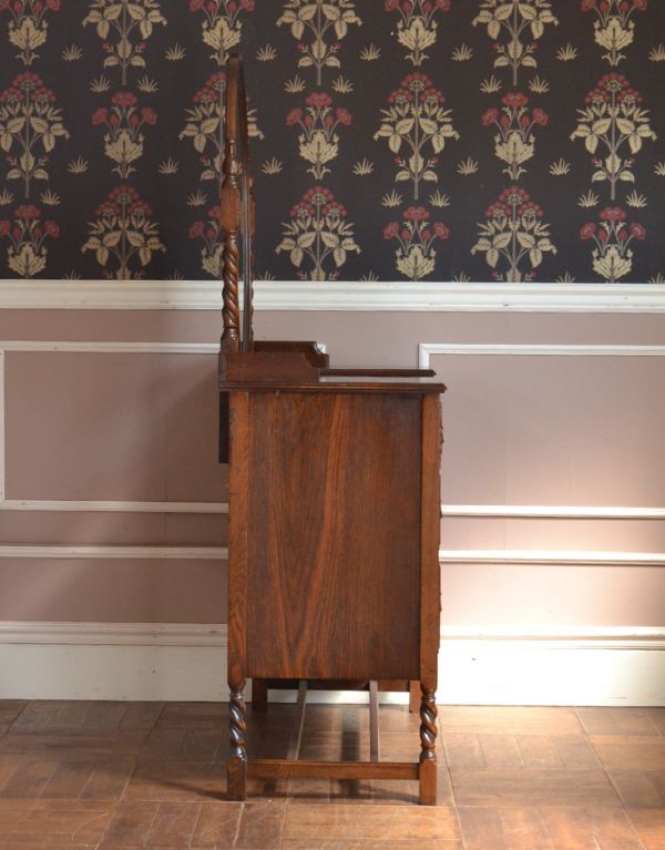 アンティーク家具 大きなミラー付きのアンティーク家具、英国デザインのドレッシングチェスト。木製で丈夫です。(q-423-f)