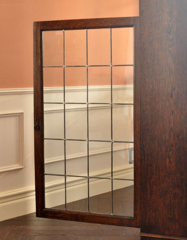 アンティークのキャビネット　アンティーク家具　英国スタイルのカッコいいアンティーク家具、木製ブックケース。ガラスも当時のもの。(q-426-f)