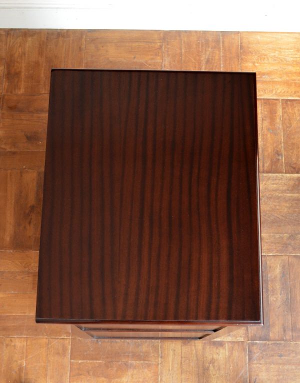 アンティーク家具　アンティークの英国家具、華やかなライティングビューロー。天板もピカピカにお直ししました。(q-433-f)